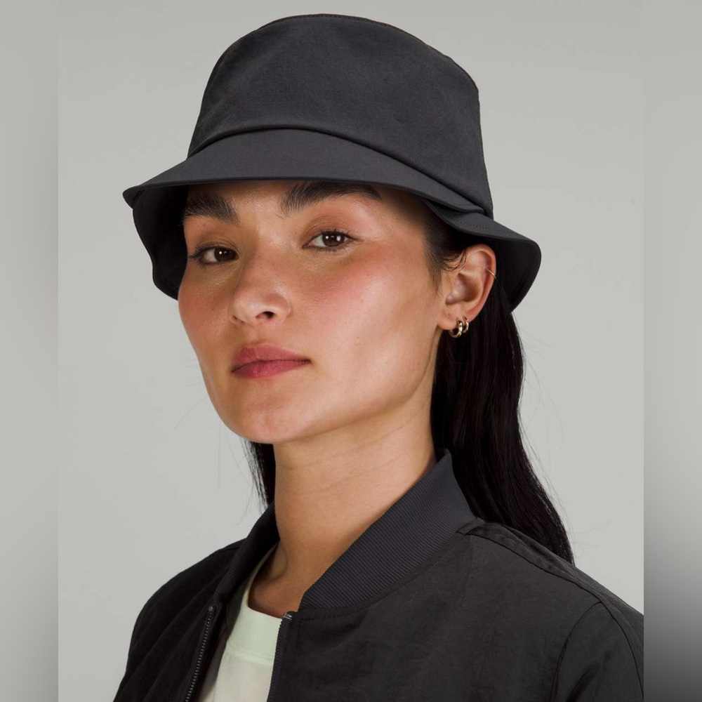 NWT Lululemon Wide Brimmed bucket hat